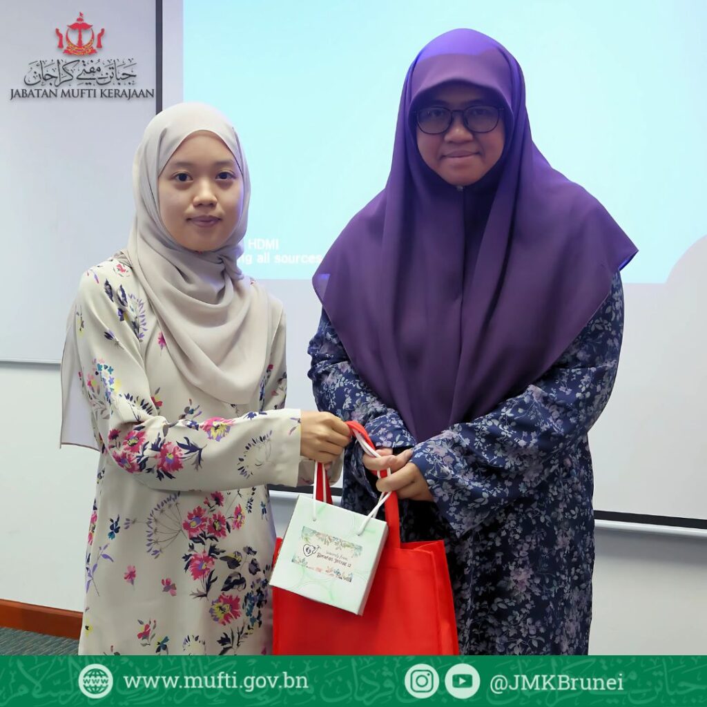 2 Pegawai Ilmu Jabatan Mufti Kerajaan sebagai Penceramah Sesi Program Perbidanan
