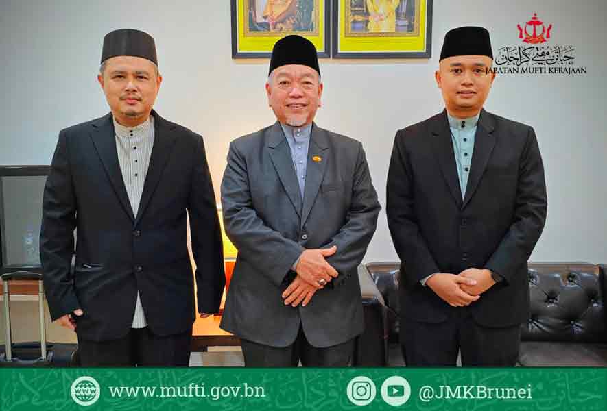 Timbalan Mufti Kerajaan Membentang Kertas Kerja Di Seminar Pendidikan Fatwa Serantau Di Johor, Malaysia